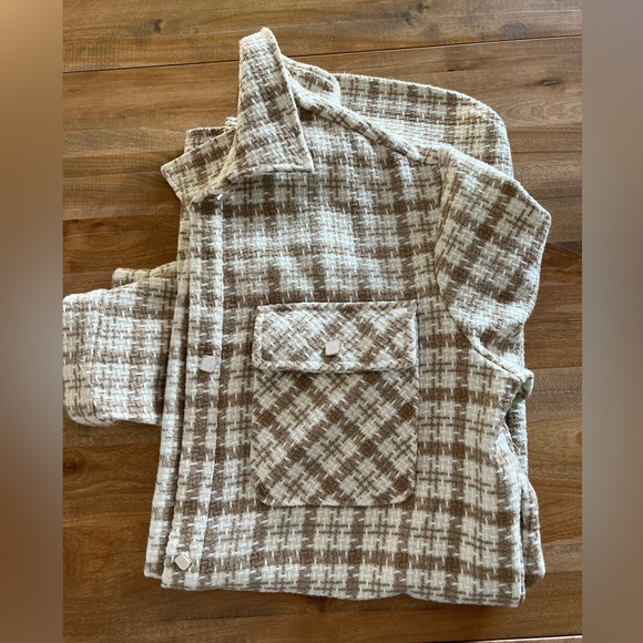 Tweed shacket like new - Picture 12 of 12